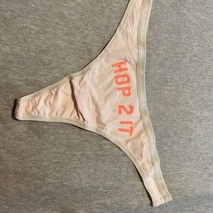 3 thongs